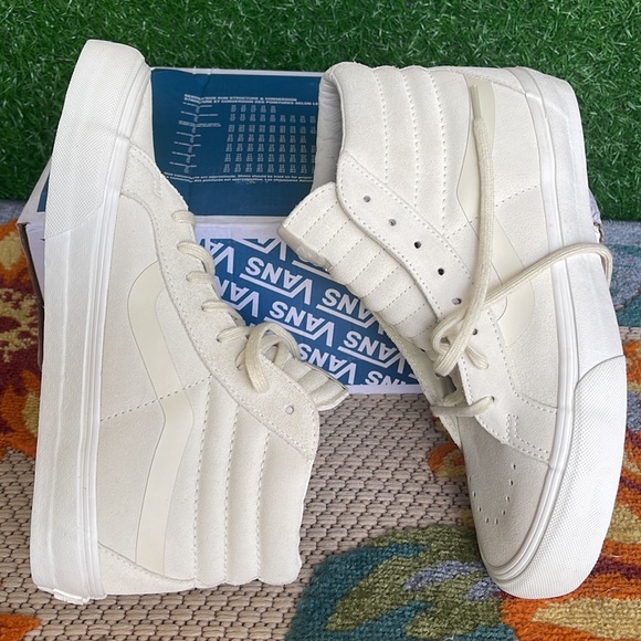 Vans Sks-Hi Reissue VI
(The General)@Itwhtasprgs
VNOA4BVH09F WMNS sneakers - Picture 12 of 16